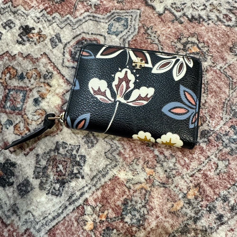 Tory Burch Hopewell Kerrington zip coin case